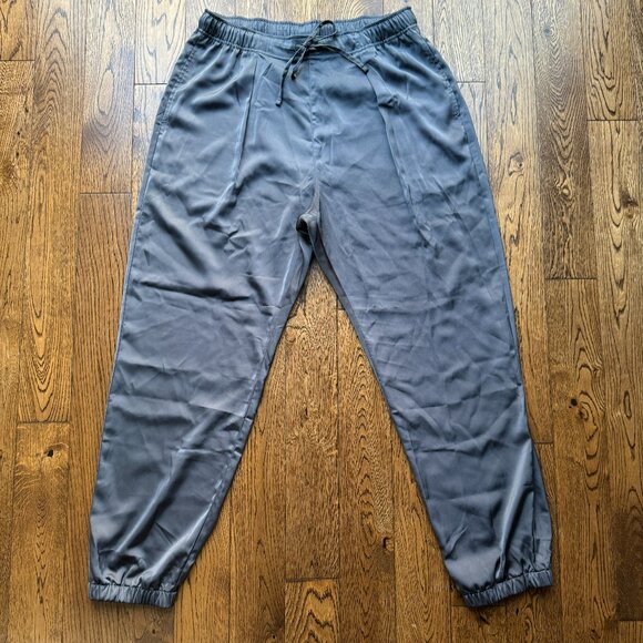 Uniqlo Women's Satin Drape Jogger Pants Gray Large Relaxed Casual Minmalist EUC - Picture 1 of 9